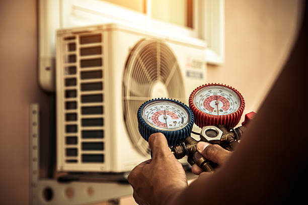 Professional Hvac Installation technician working in Dike, IA